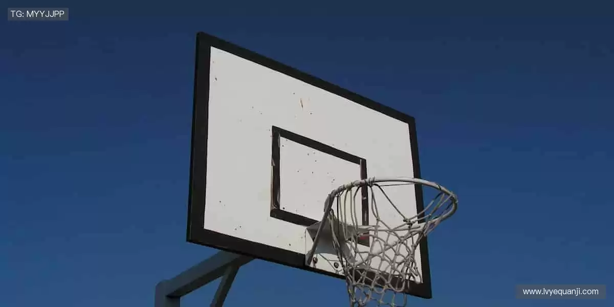 汗水与荣耀同在,见证冠军诞生的瞬间!⚽